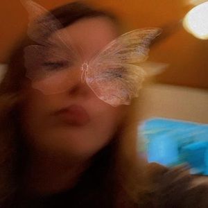 Meet your Posher, Chloe